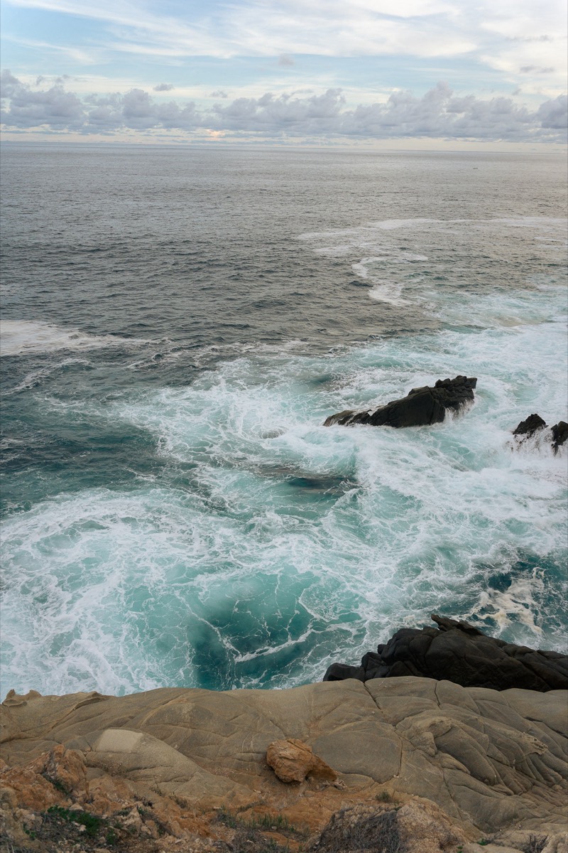 Oleaje contra las rocas